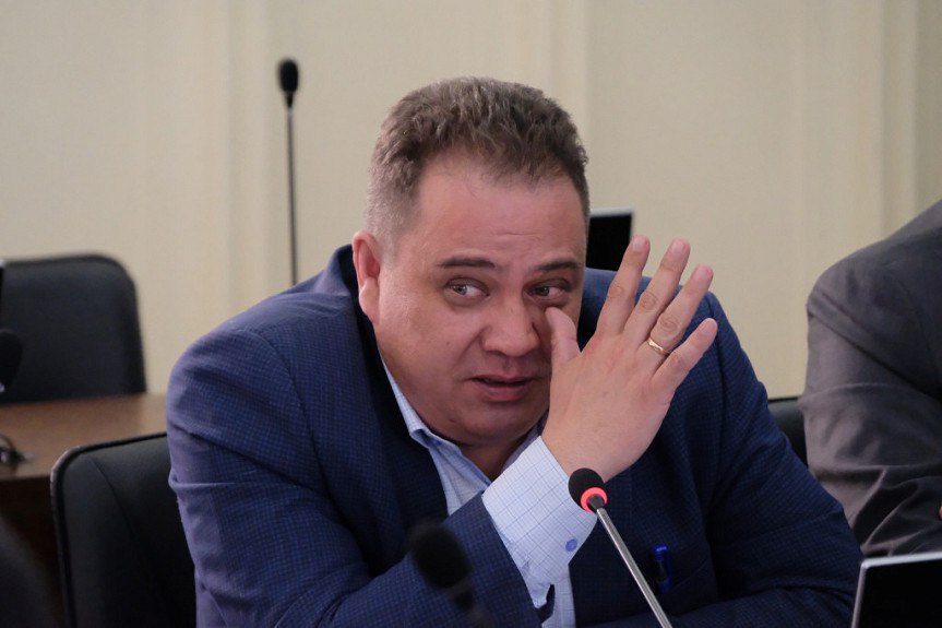 В Бурятии уволившийся замминистра снова стал замминистра Евгений Поляков который недавно уволился с поста заместителя министра строительства и модернизации жилищно коммунального комплекса РБ долго не сидел сложа руки На днях бывший куратор жилищно коммунального комплекса получил новую должность Бурятия Подробности в Номер один Сообщить нам свою новость можно по кнопке Письмо в редакцию