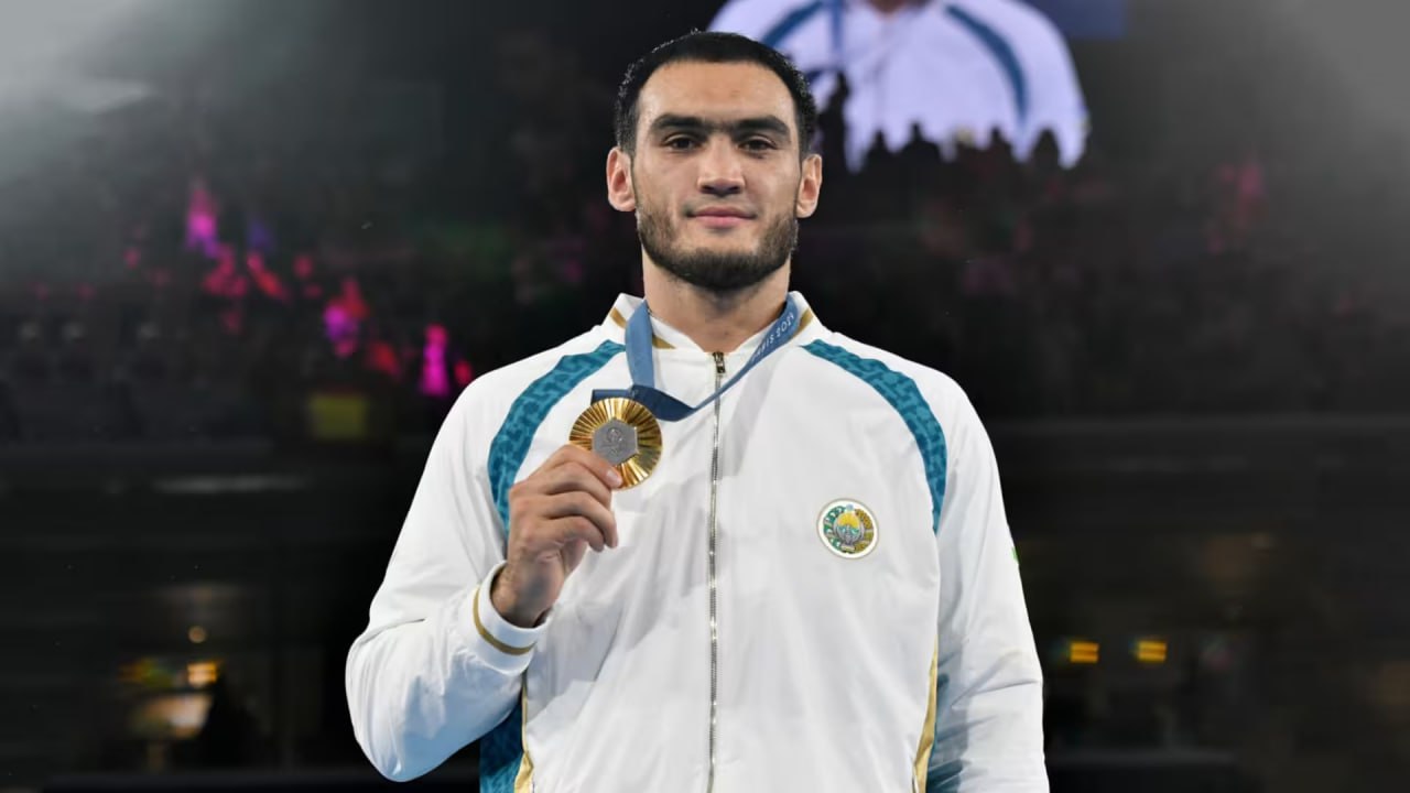 Олимпийский чемпион по боксу Лазизбек Мулложонов отстранён от соревнований на три года из за допинга Спортсмен не стал оспаривать нарушение антидопинговых правил Благодаря раннему признанию его срок недопущения был сокращён до 3 лет вместо 4   uznews uz ru news 104884 uznews