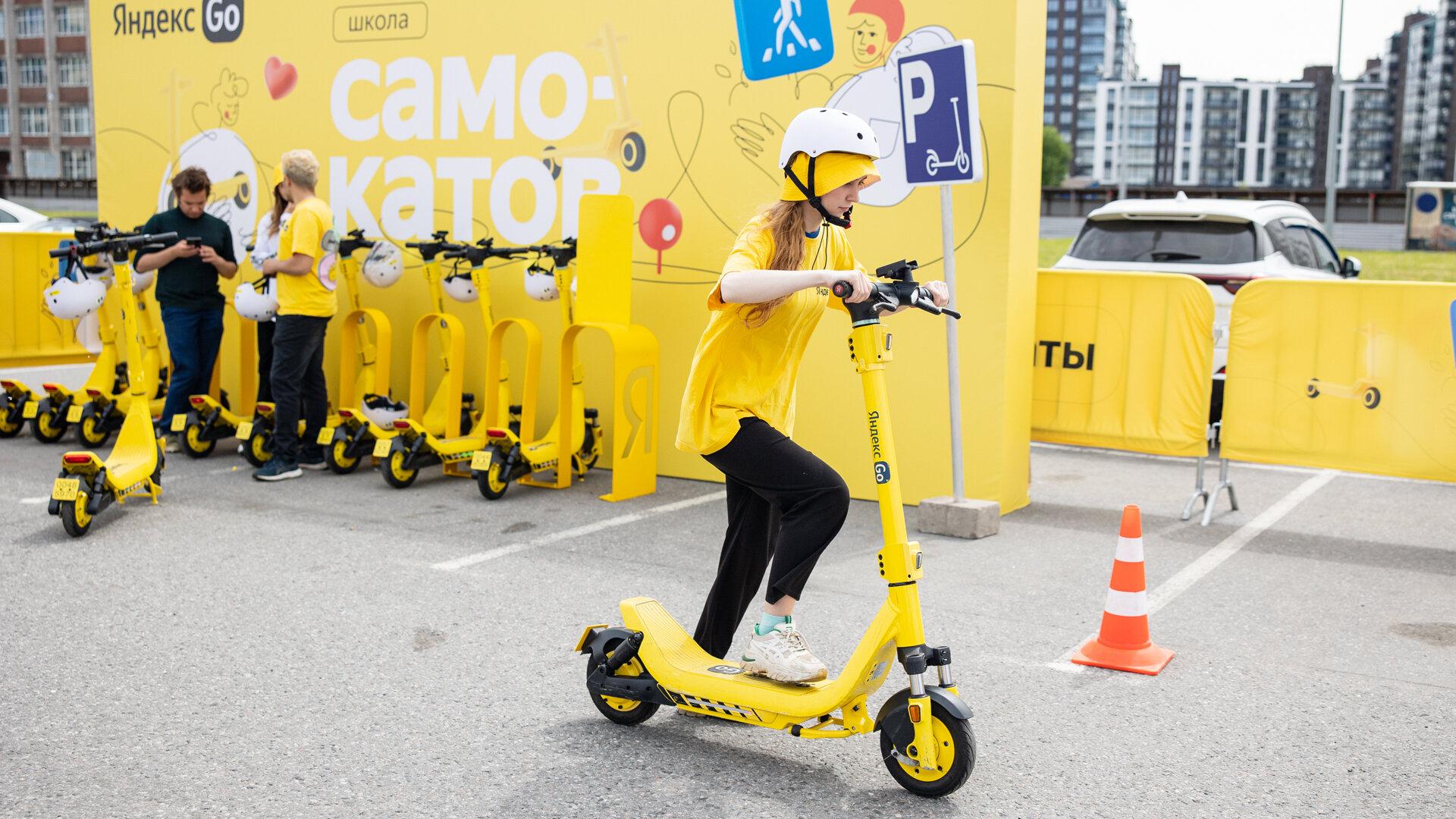 ML алгоритмы помогли повысить доступность самокатов Яндекса до 83 Такими итогами сезона 2025 поделились в Яндекс Go Речь идёт о доле времени когда самокат готов к аренде её и называют доступностью Чтобы доступность росла устройства нужно быстрее возвращать из сервисных состояний после зарядки ТО со склада или из статуса потерян С этим в 2025 году помогал ИИ В сезоне 2025 доступность самокатов Яндекса по России достигла 83 а в Москве 91 rozetked me news 42981