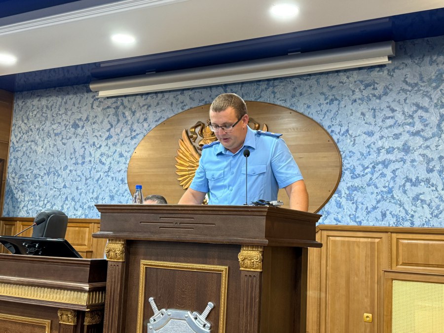 Прокуратура области провела коллегию по итогам первого полугодия  Под председательством прокурора Орловской области Алексея Тимошина состоялось заседание коллегии прокуратуры, в ходе которого подведены итоги работы за первое полугодие 2025 года и намечены задачи по укреплению законности и правопорядка на предстоящий период.