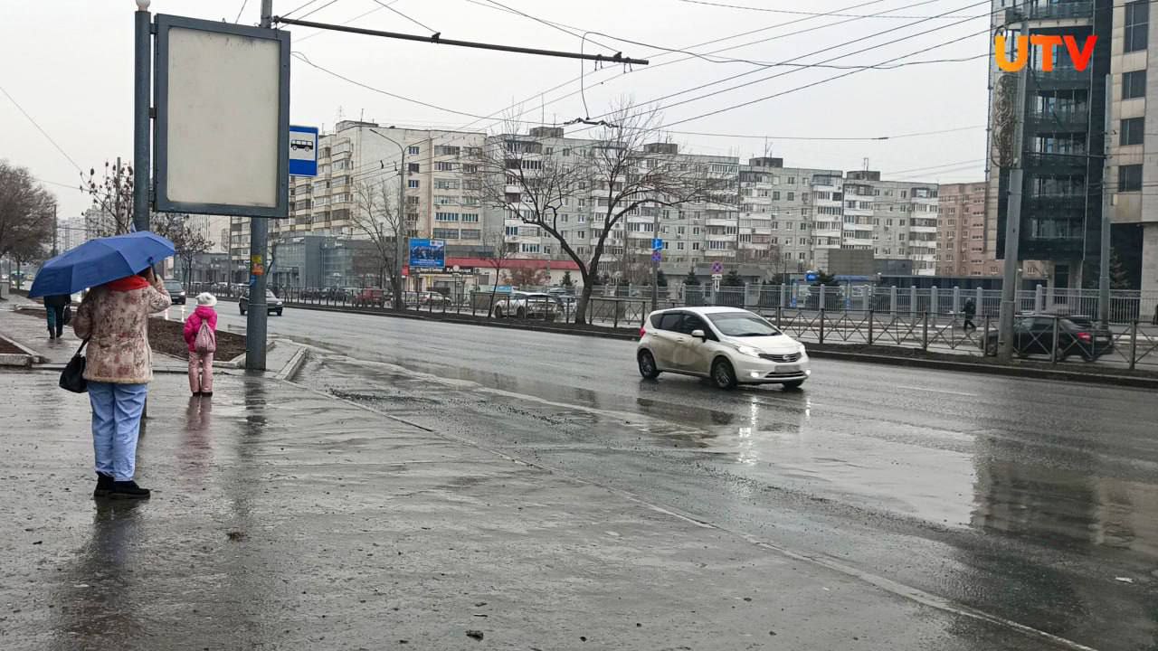 7 июня местами по Оренбуржью сохранится усиление ветра, порывы до 15-18 м/с. Ночью ожидается сильный дождь, гроза, возможен град. Оренбуржье