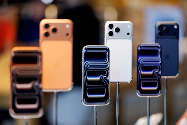 Глава NASA хочет чтобы астронавтов привезли iPhone в космос AAPL Экипажи совершающие облёт над Луной в рамках программы Artemis и предшествующую миссию на Международную космическую станцию в феврале будут летать с новейшими смартфонами сообщил администратор NASA Джаред Айзекман в сообщении в социальных сетях jkinvest news jkinvest