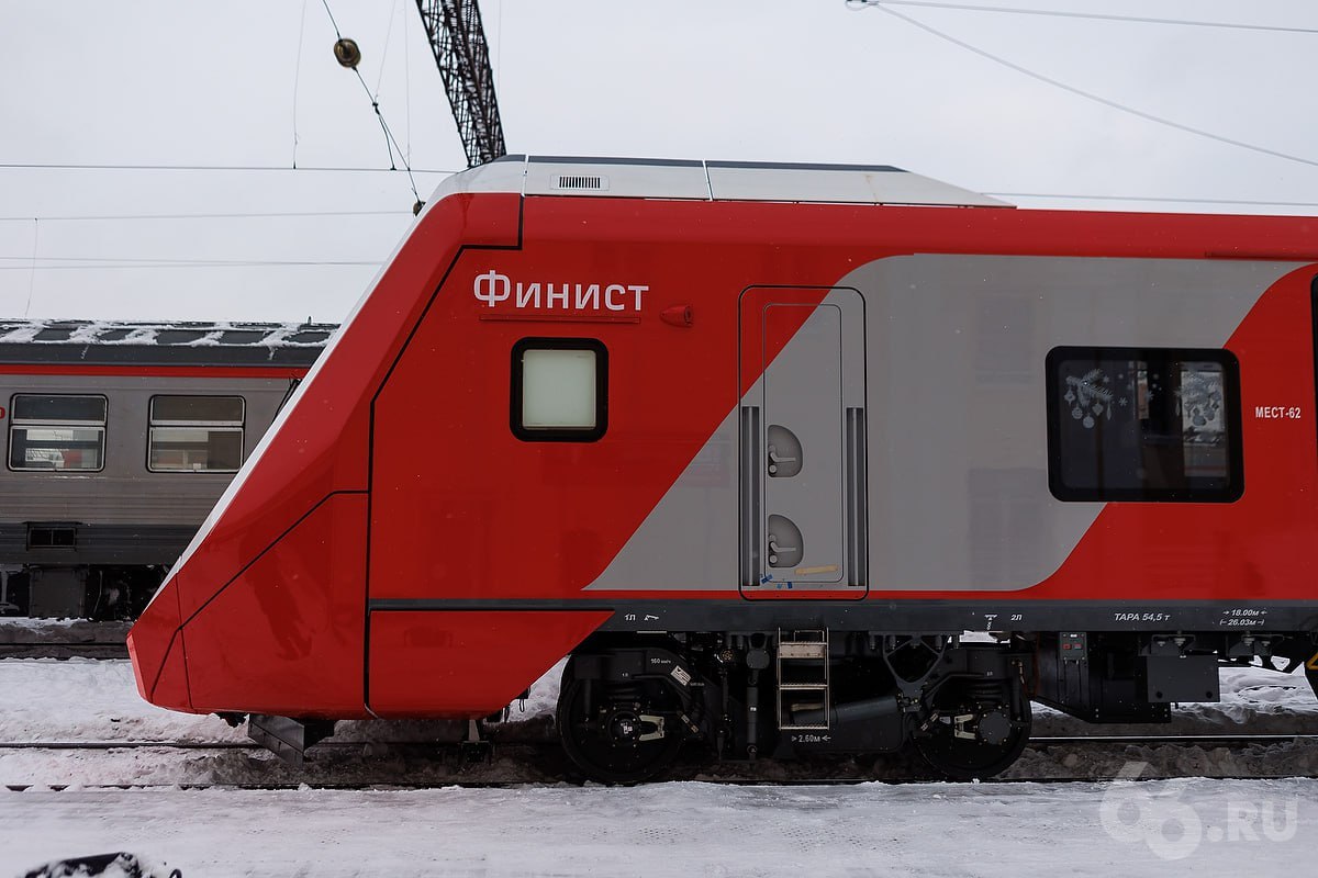 Электрички вместо скоростных Финистов будут ездить в Свердловской области Это произойдет с 1 февраля из за необходимости дополнительного сервисного обслуживания электропоездов рассказали в пресс службе Свердловской пригородной компании Как долго это продлится неизвестно Изменения коснутся маршрутов между Екатеринбургом и Нижней Турой Каменском Уральским Шалей Кузино и Качканаром Финисты заменили обычными электричками в середине января из за морозов и необходимости обслуживания В Свердловской пригородной компании обещали что скоростные электропоезда вернутся на линию 31 января   Новости из Екатеринбурга