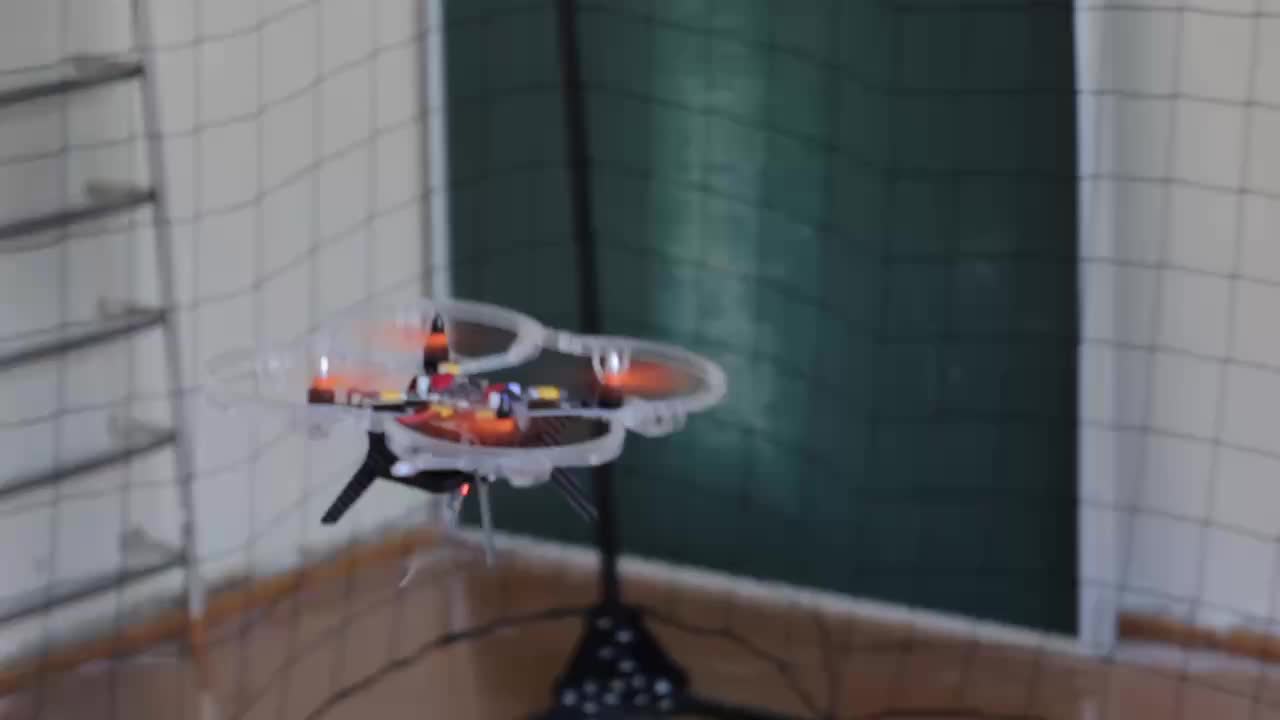 Школьники Владивостока и Иркутска обучаются управлению БПЛА