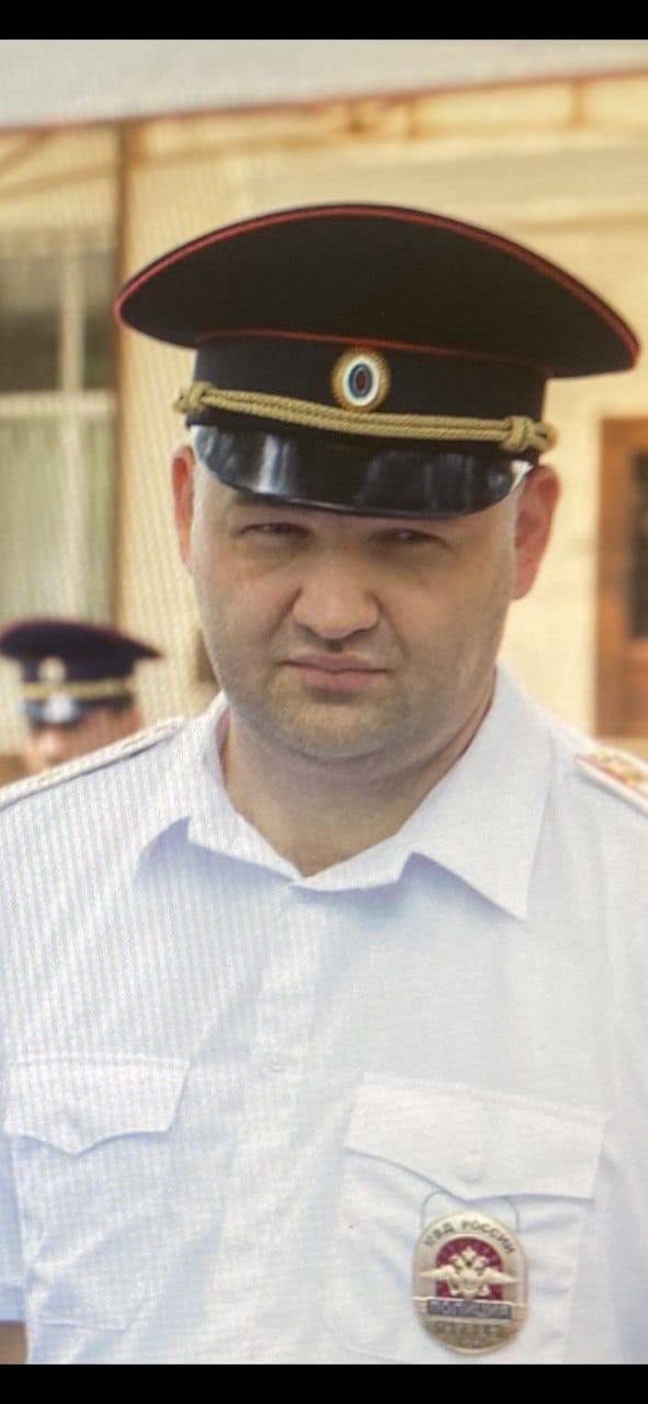 Бывший замначальника сочинского Отдела экономической безопасности и противодействия коррупции получил срок за взятки и злоупотребления  Расследованием занимались следователи СКР и кубанские чекисты.   Суд назначил фигуранту — Шулике — 13 лет колонии, штраф в 60 миллионов рублей, лишение званий и 10-летний запрет на работу в госорганах после освобождения.    Хороший пример для других коррупционеров.  Особенно в Краснодарском крае, где подобные дела, увы, не редкость.   ‍ Блокнот  ‍ Работа   Авто