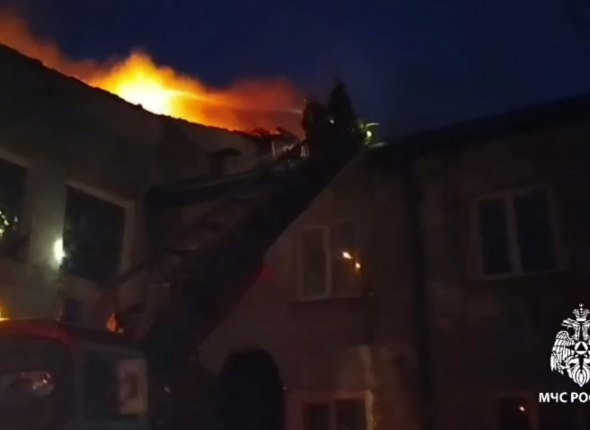 Более 6 часов тушили крупный пожар в локомотивном депо в Тайшете Прокуратура начала проверку по факту возгорания Читать подробнее на сайте...