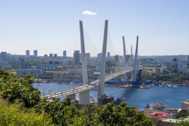 Участие в Восточном экономическом форуме который пройдет в сентябре во Владивостоке подтвердили представители из более 70 стран и территорий Также на официальном сайте опубликована полная деловая программа форума с указанием спикеров Главная тема ВЭФ в этом году Дальний Восток сотрудничество во имя мира и процветания В 2025 году состоится более 100 деловых мероприятий Подписаться на Российскую газету в Читать нас в MAX