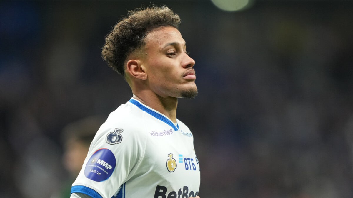 Несколько бразильских клубов заинтересованы в приобретении Бителло Об этом сообщила журналистка Раиса Симплисио в социальной сети В настоящее время руководство бело голубых полностью контролирует ход переговоров о возможном трансфере говорится в материале В январе агент игрока должен провести встречу с представителями Динамо news matchtv РИА Новости Александр Вильф