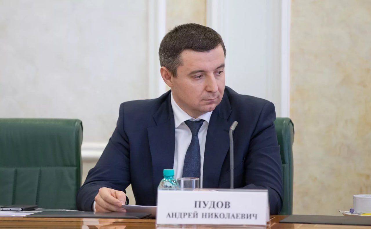 Уровень безработицы и бедности в России остается на рекордно низком уровне несмотря на беспрецедентное количество антироссийских санкций замминистра труда Андрей Пудов В 2019 году уровень бедности составлял 12 4 По результатам прошлого года этот показатель сократился до 7 2 Это минимальная величина за историю наблюдений отметил замминистра smartlab news i 163294