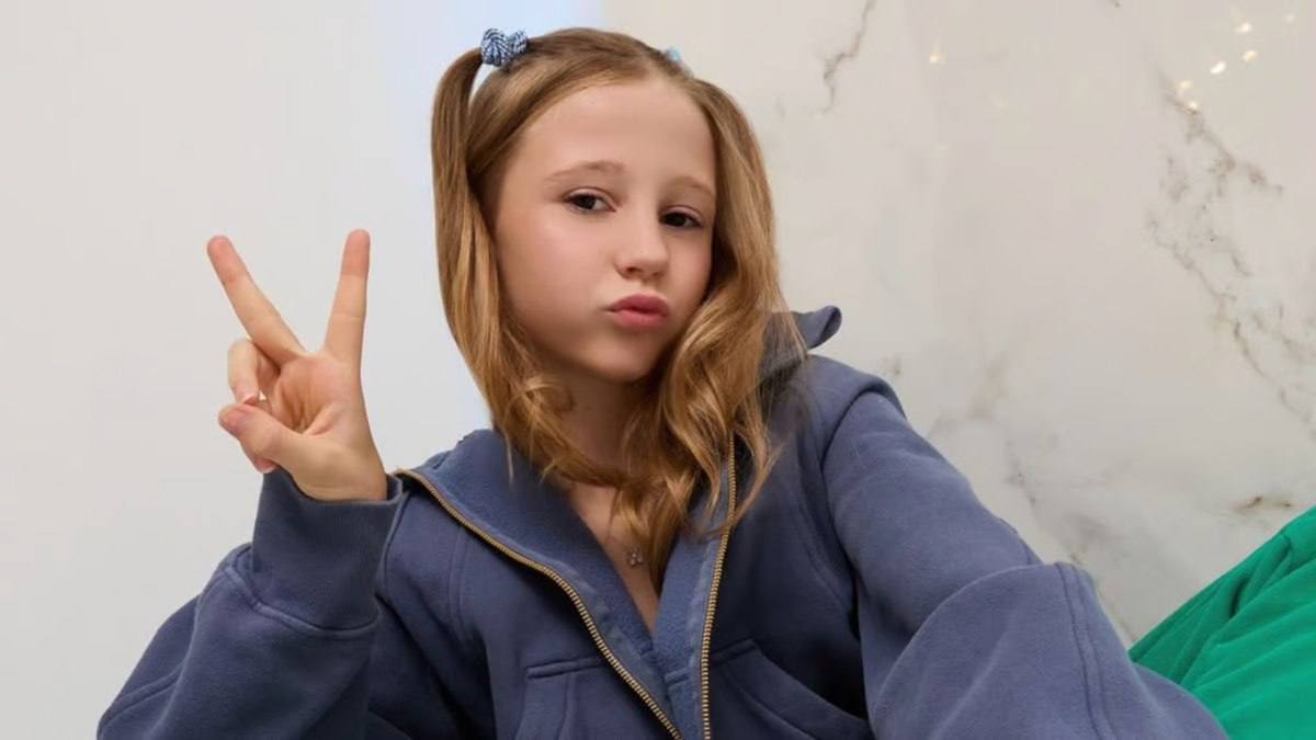 10-летняя Настя с канала «Like Nastya» из Краснодара попала в список топ-10 самых богатых блогеров мира по версии Dexerto   Девочка заработала 2,8 млрд рублей за 2024 год. Это примерно 320 тысяч рублей в час с учетом времени во сне.   Сейчас на канале Насти 121 млн подписчиков.    ВПШ