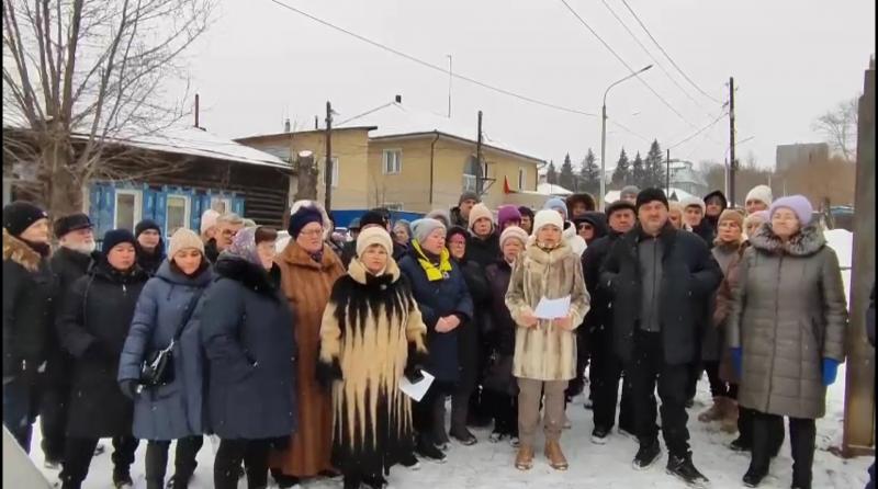 Центральный районный суд Красноярска отклонил коллективный иск жителей Николаевки, которые пытались отменить постановление о комплексном развитии территории  КРТ .  Суд встал на сторону мэрии Красноярска. Жители Николаевки намерены подать апелляцию и готовы дойти до Верховного суда, чтобы защитить права собственности и добиться справедливого, по их мнению, механизма расселения.  Подробности спора:    #красноярск