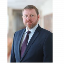 Губернатор Томской области Владимир Мазур назначил заместителем по внутренней политике Степана Михайлова который приступил к работе сегодня 12 февраля В ведении заместителя губернатора по внутренней политике департамент внутренней политики и социальных коммуникаций департамент информационной политики департамент государственной гражданской службы департамент муниципального развития а также комитет по работе с личными обращениями граждан Администрации Томской области Глава региона упразднил должность первого заместителя губернатора Томской области в чье ведение ранее входили данные структурные подразделения