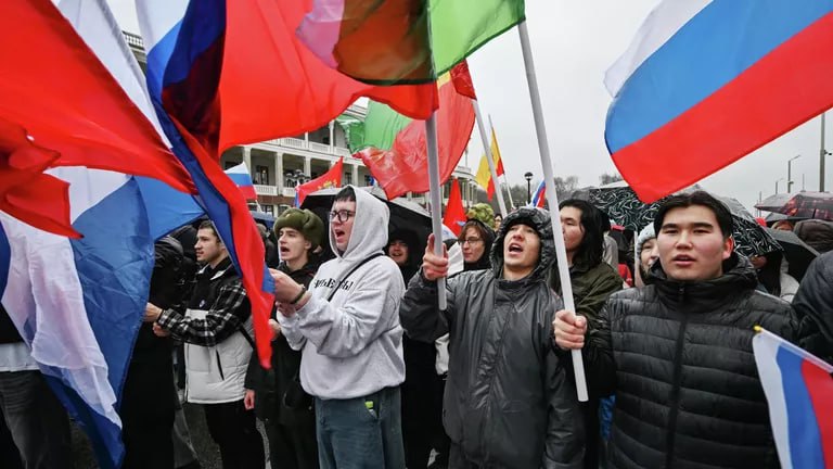 Уровень патриотизма среди россиян от 18 до 24 лет уже достиг 99 заявил руководитель Росмолодёжи Григорий Гуров В целом по его словам 86 граждан страны считают себя патриотами jkinvest news jkinvest