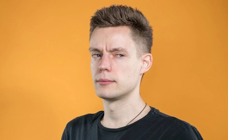 Суд по требованию Прокуратуры ужесточил заочный приговор Юрию Дудю по делу о неисполнении обязанностей иностранного агента ч 3 ст 330 1 УК В качестве дополнительного наказания интервьюеру назначили трёхлетний запрет на администрирование интернет ресурсов Представление прокурора апелляционной инстанцией удовлетворено приговор изменен Апелляционным определением суда Дудю назначено дополнительное наказание Он лишен права заниматься деятельностью связанной с администрированием сайтов электронных или информационно телекоммуникационных сетей в том числе сети Интернет сроком на три года говорится в сообщении прокуратуры Москвы Сам Дудь проживает за пределами России Фото Арсений Несходимов РБК Подписаться Связаться Поддержать Patreon