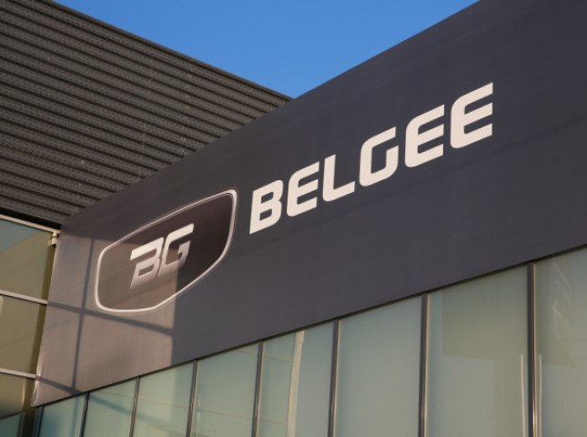 Производство электромобиля Belgee EX50 намечено на 2026 год  Электромобиль белорусского производства Belgee EX50 войдет в серию в 2026 году. Об этом сообщает портал SpeedMe со ссылкой на заместителя генерального директора Объединенного института машиностроения НАН Белоруссии Александра Белевича.  Подробнее на сайте autostat.ru