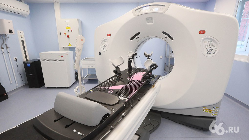 В больницах изношена четверть медоборудования В госучреждениях нужно заменить 24 8 техники Но нечем ряд приборов в стране просто не производят говорят эксперты Еще одна проблема сложности в оплате и логистике В 2025 м например закупят меньше рентгеновских аппаратов C дуга маммографов МРТ аппаратов и флюорографов К 2025 году в России должны были заменить 212 тыс единиц медоборудования Но что то пошло не так и в конце 2024 года министр здравоохранения Михаил Мурашко заявил о выделении еще около полумиллиарда рублей для продления госпрограммы до 2030 года