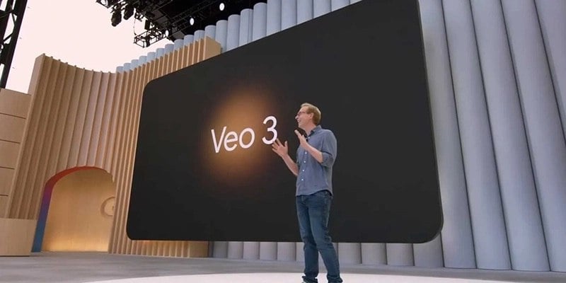 Google запустила ИИ-генератор видео Veo 3 для мобильных устройств на Android и iOS! На конференции I/O 2025 был анонсирован доступ к новому ИИ-генератору видео Veo 3 через приложение Gemini для подписчиков Google AI Pro. Это услуга теперь доступна на мобильных платформах после успешного запуска в веб-интерфейсе. Что нужно знать: - Готово создание 10 видеороликов с помощью Veo 3, после чего пользователи возвращаются к Veo 2. - Водо́знак добавлен на все сгенерированные видео, кроме тех, что сделаны через Flow AI для подписчиков Google AI Ultra. - Также представлен инструмент SynthID Detector для проверки наличия водяных знаков на контенте, который будет доступен пользователям в ближайшее время. , включая Великобританию, и стоит $249,99 в месяц. Источник изображения: 9to5Google Полный текст статьи можно найти здесь.
