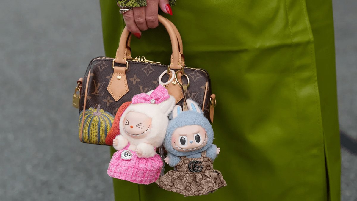 Sony получила права на экранизацию фильма о Лабубу в случае успеха первой части компания хочет превратить проект во франшизу пишет The Hollywood Reporter Будет это фильм или мультфильм неизвестно Кто станет продюсером и режиссёром тоже vc ru media 2367450