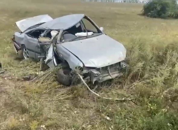 В Заларинском районе автомобиль вылетел на "встречку" и опрокинулся Авария на автодороге "Залари-Троицк" привела к травмам водителя и пассажирки Читать подробнее на сайте...