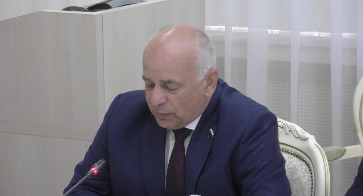 1 2 3 В Курской области может появиться медаль «За вклад в освобождение Курской земли» — Награждать данной медалью планируется граждан, проявивших самоотверженность, мужество и героизм при отражении атак противника и при освобождении Курской области от ВСУ. Медалью также могут быть награждены волонтеры и другие лица, внесшие значительный вклад в освобождение Курской области, в восстановление территорий региона, в помощь пострадавшим, — сообщил на заседании Правительства председатель облдумы Юрий Амерев. Вести-Курск. Только проверенная информация Прислать новость