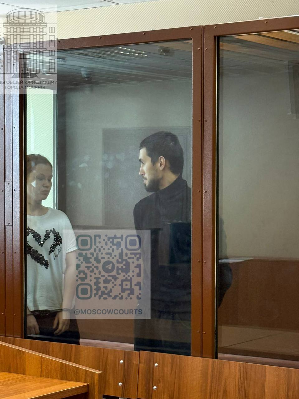 Суд столицы провозгласил приговор фигурантам по делу о вандализме и соучастии в воспрепятствовании законной профессиональной деятельности журналистов Приговором Щербинского районного суда города Москвы Агибалова Светлана Степановна, Ремнев Владислав Андреевич признаны виновными в совершении преступлений, предусмотренных ч. 2 ст. 214 УК РФ и преступлений, предусмотренных ч. 2 ст. 33, ч. 3 ст. 144 УК РФ, и окончательно назначено каждому наказание в виде лишения свободы на срок 3 года 6 месяцев, с отбыванием наказания в исправительной колонии общего режима. #щербинский2025