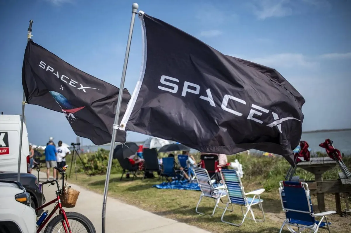 SpaceX заключила с Cursor соглашение о сотрудничестве оно включает опцион на выкуп стартапа за 60 млрд В случае отказа от покупки Cursor компания должна будет выплатить 10 млрд крупнейшую в истории компенсацию за расторжение сделки vc ru ai 2880348