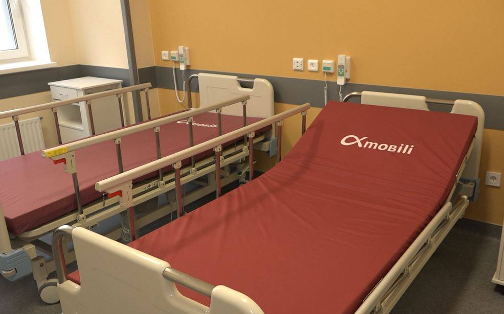 Без ночёвки в больнице в областном онкоцентре открыли дневной стационар для операций По словам медиков в новое отделение направляют тех кому нужны небольшие операции Речь идет о процедурах которые не требуют круглосуточного пребывания в больнице По словам министра здравоохранения Сергея Дмитриева главная задача помочь людям выявлять болезни как можно раньше и быстрее начинать лечение КАСКАД Прислать новоcть