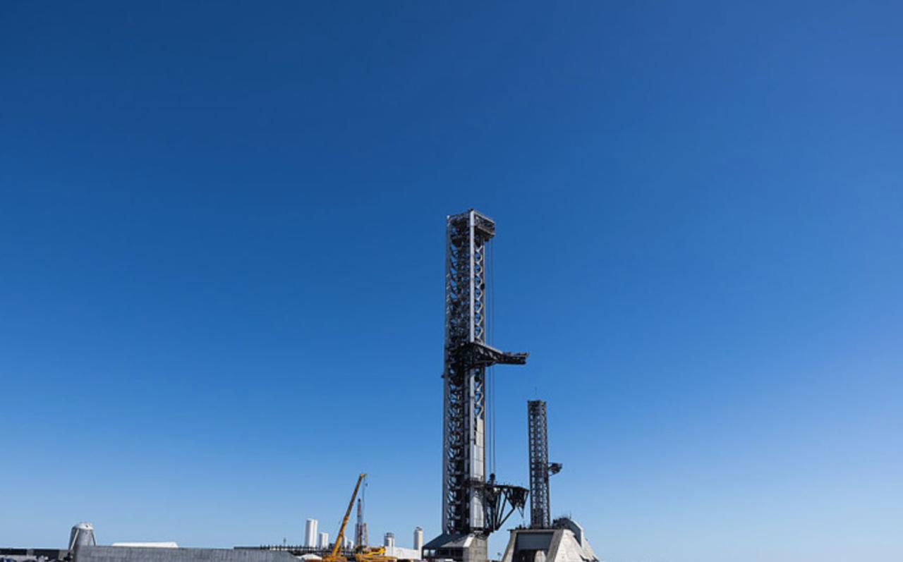 NASA перенесла запуск миссии Crew 12 из за погодных условий Пилотируемый корабль с космонавтом Роскосмоса Андреем Федяевым должен отправиться утром 12 февраля NASA и SpaceX завершили анализ погоды и решили отказаться от возможности запуска в среду 11 февраля из за прогнозируемых метеоусловий по маршруту полёта космического корабля Dragon сообщили в американском космическом агентстве Вместе с Андреем Федяевым на Международную космическую станцию отправятся американские астронавты Джессика Меир и Джек Хэтэуэй а также астронавт Европейского космического агентства Софи Адено Они остаются на карантине в Космическом центре им Кеннеди до момента старта Crew 12 Подписаться на Говорит Москва Telegram VK MAX