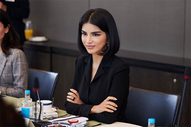 Саида Мирзиёева Я служитель Мы только начали масштабные реформы Руководитель Администрации президента Узбекистана Саида Мирзиёева дала первое большое интервью проекту Alter Ego в котором подробно рассказала о своей роли в системе власти стиле управления президента Шавката Мирзиёева механизмах принятия решений и ключевых приоритетах реформ English O zbek tilida Ўзбек тилида На русском iOS Android