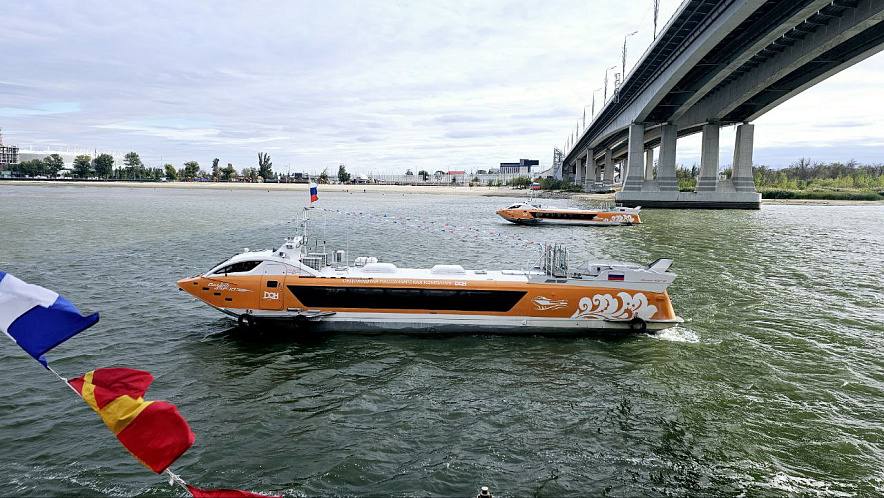 7 ноября открывается регулярное водное сообщение между Ростовом и Старочеркасской В социальных сетях судоходной компании ДОН появилось важное сообщение для жителей региона Коллектив предприятия проинформировал что на станции Старочеркасская успешно завершены все работы по монтажу понтонного причала который получил название Дон 5 Уже 7 ноября запланирован первый регулярный рейс по этому маршруту Судно типа Валдай 45Р отправится из Ростова на Дону и прибудет в Старочеркасскую До окончания текущего сезона навигации перевозки по этому направлению будут выполняться каждый день Подпишись на 1Rnd в МАХ Написать в редакцию