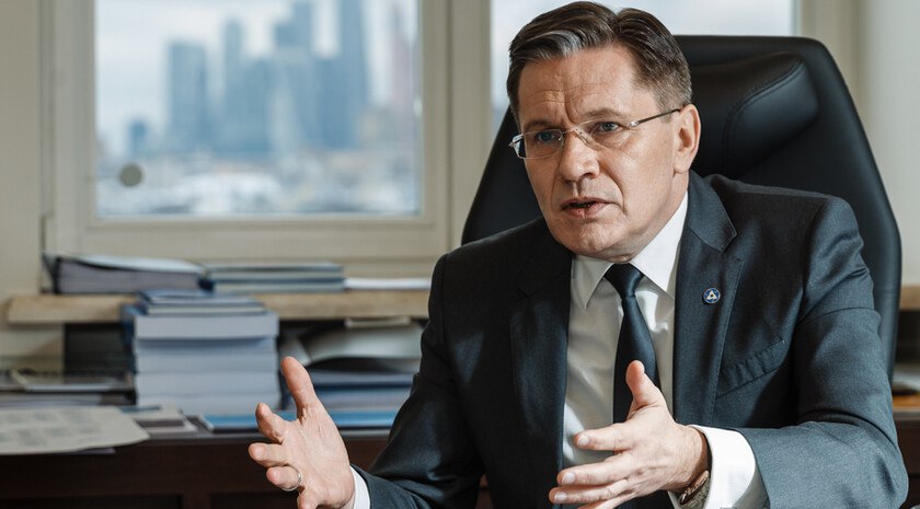Лихачев назвал основные задачи, которые нужно решить для запуска ЗАЭС Росатом разработал план вывода на полную мощность Запорожской АЭС, для этого необходимо решить несколько задач по инфраструктуре. Об этом заявил глава госкорпорации Алексей Лихачев. «Все живут мечтой подъема станции. У нас разработан план вывода на полную мощность Запорожской АЭС. План проходит межведомственные согласования у регуляторов, Минэнерго», — заявил Лихачев на правительственном часе в Совфеде. Страна Росатом , VK и ОК и читайте новости на нашем сайте
