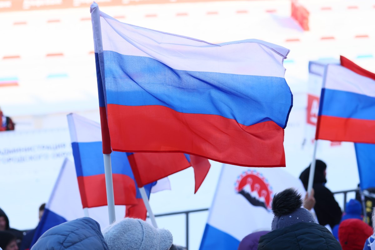 В новом сезоне конкурса Лидеры России примут участие управленческие команды   gubernia74 ru articles news 1137376 Продолжается прием заявок на шестой сезон конкурса управленцев Лидеры России флагманского проекта президентской платформы Россия страна возможностей Конкурс проводится с 2017 года по распоряжению президента и направлен на выявление перспективных руководителей и формирование кадрового резерва Более 650 участников конкурса уже получили назначения на высокие должности в органах власти и коммерческом секторе Среди них депутаты Государственной думы сенаторы главы регионов и муниципалитетов   t me chgub