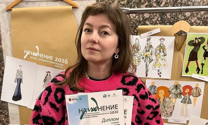 Петрозаводский дизайнер Мария Черепанова получила спецприз Этно код Россия на фестивале молодых модельеров НаМОДнение в Мурманске Она представила свою коллекцию Приданое которая была отмечена наравне с 15 другими работами отобранными для финального показа В фестивале приняли участие модельеры из 10 регионов России представив в общей сложности 39 коллекций Столица в МАКС Прислать новость Реклама