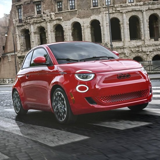 Италия.  Fiat прекращает производство своего электрического Fiat 500 из-за резкого падения спроса. Платить 30 400 евро за теоретический запас хода 190 км. почему-то никто не хочет.