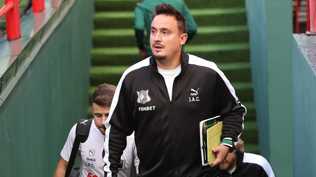 Джонатан Альба продлил контракт с Ростовом Тренер заслужил новое соглашение уверенной игрой команды которая сегодня закрепила успех победой над Рубином