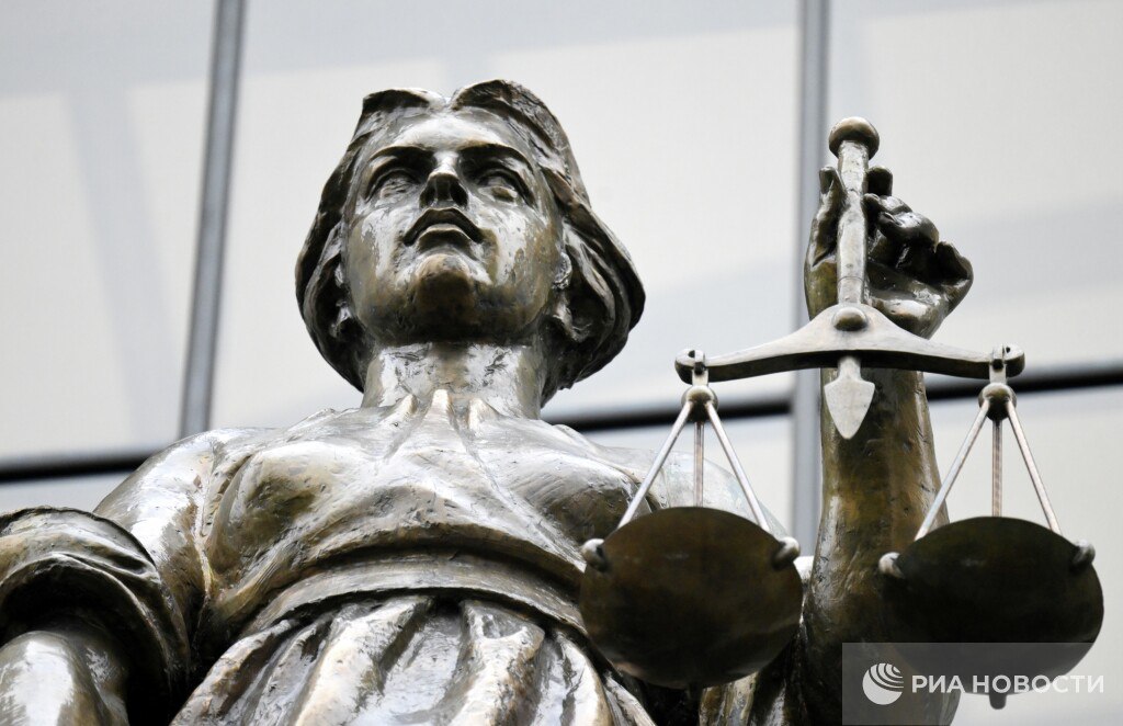 Верховный суд разрешил использовать нацистскую атрибутику для критики нацизма Еще из постановлений Верховного суда сегодня   Обязательные работы можно назначать только трудоспособным   Нахождение иностранца в России можно признать незаконным без административного наказания   Иностранцам можно назначить принудительные работы   Длительное лечение режим ЧС и неверные реквизиты легальные причины не платить административный штраф вовремя   За неоплату мелких штрафов до 1000 рублей штраф 1000 рублей Подписаться на РИА Новости