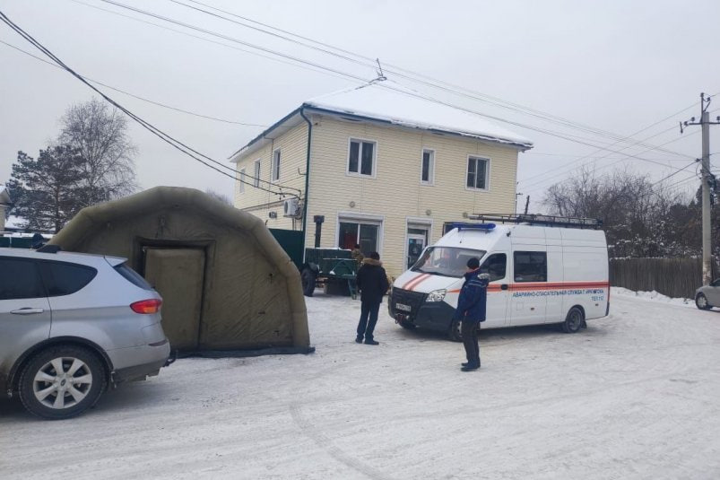 Новый трансформатор установили в СНТ "Родник" под Иркутском  Электросетевая компания завершила замену трансформатора в садоводстве в 18.28. В настоящее время проводятся работы по введению в эксплуатацию линии.