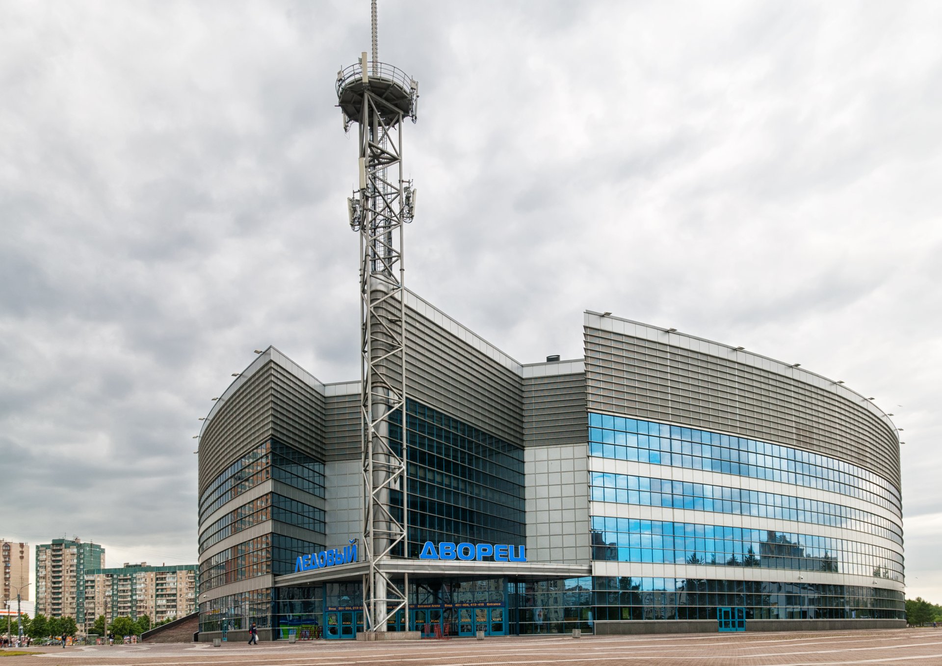 Хоккейный клуб СКА вернется в Ледовый дворец на сезон 2025-2026 «Решено, что домашние матчи с сезона 2025/26 команда будет проводить в Ледовом дворце. Решение обусловлено низкой транспортной доступностью "СКА Арены" в связи с закрытием в июне на капремонт станции метро "Парк Победы". Возвращение СКА в Ледовый дворец упростит болельщикам посещение игр», — говорится в сообщении пресс-службы хоккейного клуба. Такое решение приняли на заседания Совета директоров клуба. Фото: Telia / Shutterstock