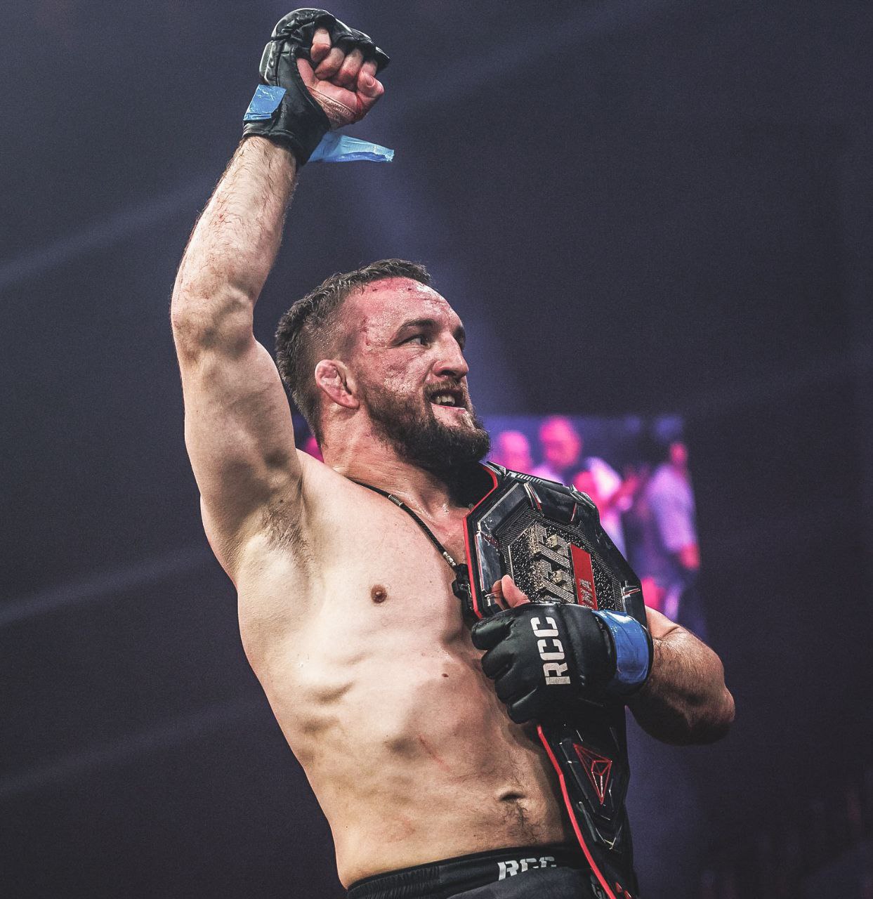 Владислав Ковалев победил Армена Петросяна удушающим приемом на турнире RCC24