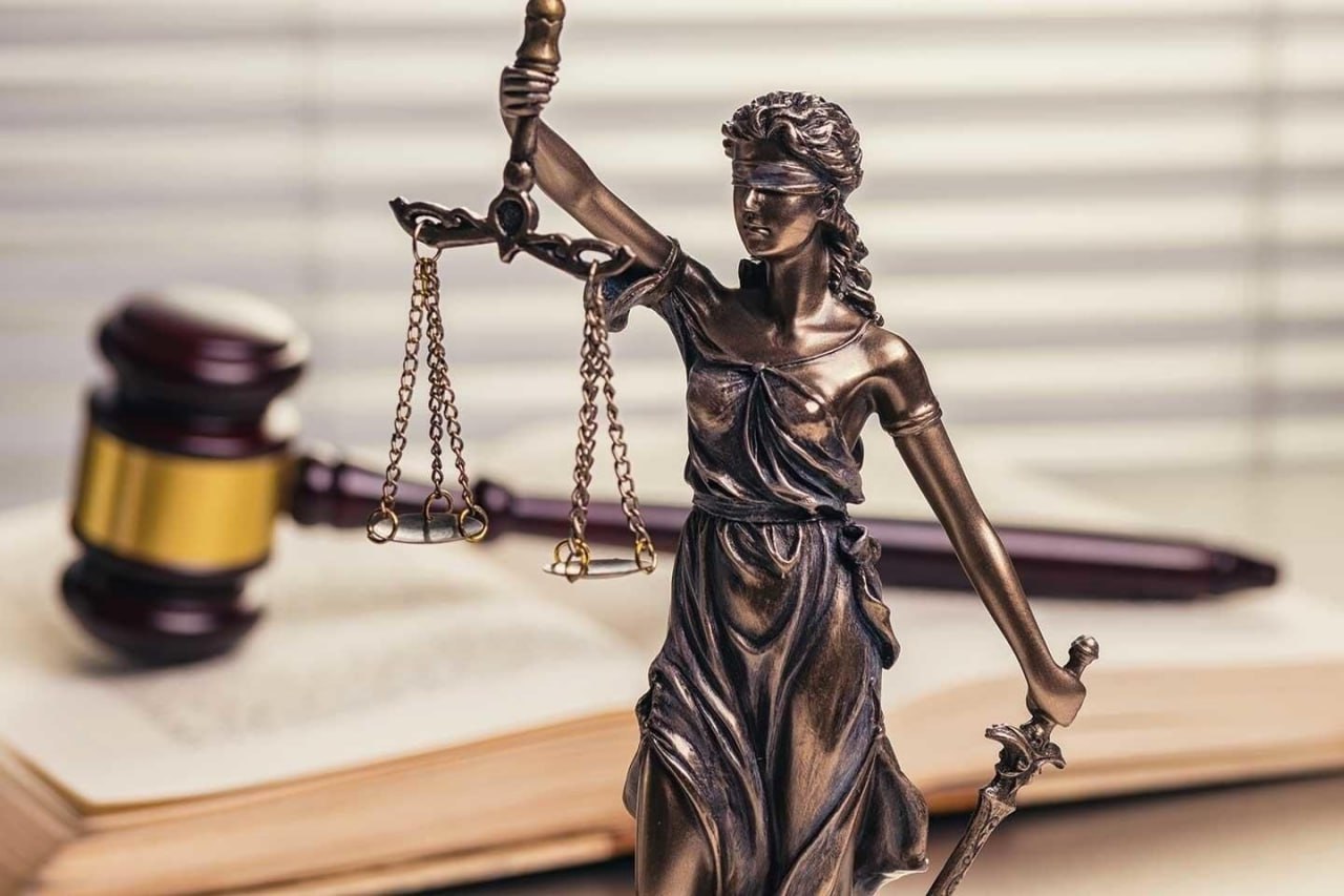 Двое сахалинцев отправятся в колонию строгого режима за убийство 25-летней давности    Осужденные до смерти избили знакомого, которого заподозрили в сотрудничестве с правоохранительными органами:
