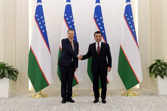 Глава МИД Узбекистана принял верительные грамоты нового посла Бельгии Министр иностранных дел Узбекистана Бахтиёр Саидов 12 января принял верительные грамоты вновь назначенного посла Бельгии в Ташкенте Эрика Де Майера   English O zbek tilida Ўзбек тилида На русском iOS Android