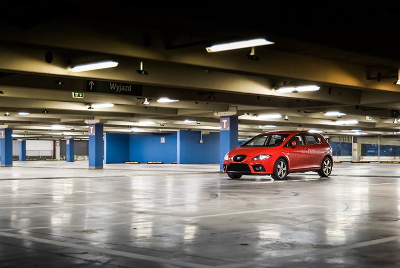 Стоимость машино мест в московских новостройках достигла 4 млн рублей В декабре 2025 года средняя стоимость парковочных пространств на первичном рынке старой Москвы составила 4 млн рублей подсчитали аналитики ГК Ферро Строй Это на 10 больше чем годом раннее ЧИТАТЬ НОВОСТЬ elitnoe