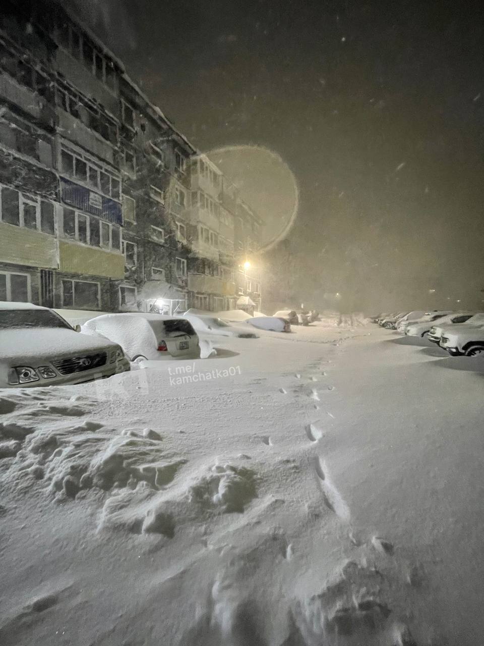 Авиасообщение с Камчаткой и внутри полуострова прервано из за циклона Все центральные и местные рейсы отменены Решение о возобновлении полётов будет принято в течение дня по мере улучшения погодных условий Подписаться Предложка Чат