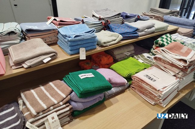 Экспорт текстильной продукции Узбекистана за 11 месяцев достиг 2 3 млрд Узбекистан за январь ноябрь 2025 года экспортировал текстильную продукцию на сумму около 2 3 млрд следует из данных Национального комитета по статистике   English O zbek tilida Ўзбек тилида На русском iOS Android