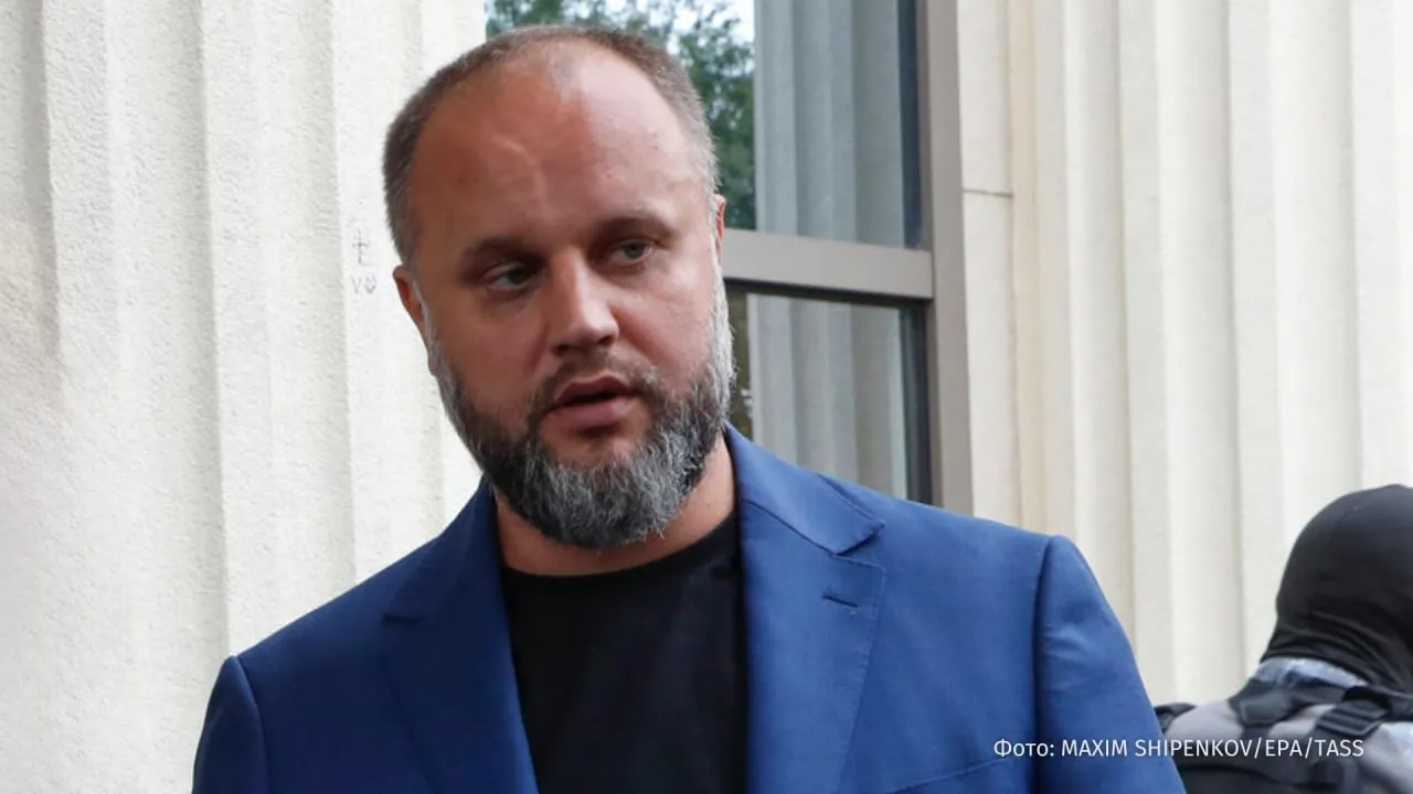 Суд прекратил дело в отношении бывшего народного губернатора Донецкой области Павла Губарева о дискредитации армии ВС РФ сообщил корреспондент РЕН ТВ из зала суда Согласно материалам дела экспертиза не нашла в высказываниях Губарева негативных призывов  Административный протокол в отношении бывшего народного губернатора зарегистрировали 18 февраля Дело возбудили после его публичных высказываний которые могли повлиять на восприятие действий российских военных  В 2014 году Губарева избрали народным губернатором Донецкой области на митинге в Донецке через неделю его арестовала СБУ Тем же летом он был освобождён донецкими ополченцами в рамках обмена Позже Губарев не занимал официальных должностей в руководстве региона РЕН ТВ ждет вас в MAX