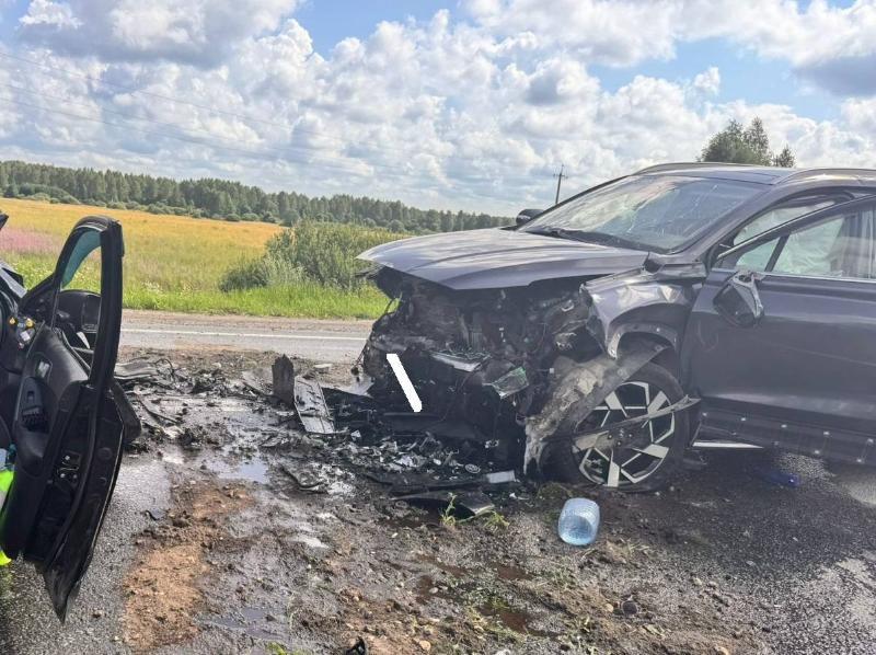 Увеличилось число жертв смертельного ДТП в Смоленской области   Скончался предполагаемый виновник жуткой аварии, случившейся 27 июля в районе деревни Санники Новодугинского округа. Общее число погибших - четверо.   Подробности - на сайте «РП».   Подписывайтесь на «Рабочий путь», чтобы всегда быть в курсе!