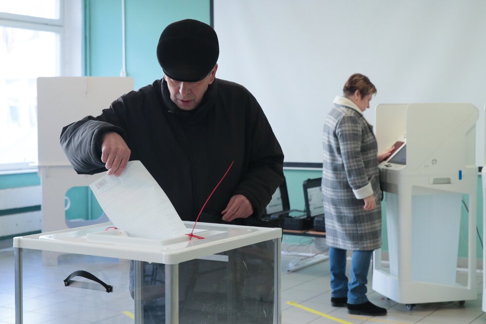 ЦИК: в Москве и Подмосковье появится по одному новому одномандатному округу Центризбирком готовится к предстоящим в 2026 году выборам депутатов в Госдуму. При этом ЦИК внесет в Госдуму новую схему одномандатных округов. Об этом сообщают «Ведомости» со ссылкой на проект повестки внепланового заседания ЦИК, который пройдет сегодня, 25 апреля. На нем будет представлена новая схема: так, по одному одномандатному округу появится в Москве, Подмосковье и Краснодарском…