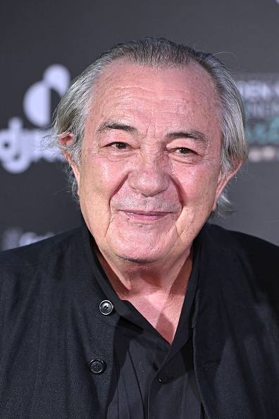 Умер итальянский актер Ремо Джироне Ему было 76 лет Об этом сообщает Nova Джироне скончался в Монако Он снялся в более чем 50 фильмах но получил известность благодаря роли Тано Каридди в сериале Спрут Ремо Джироне также снимался в таких голливудских фильмах как Ford против Ferrari Джеймса Мэнголда и Великий уравнитель 3 Антуана Фукуа Фото Stephane Cardinale Corbis Corbis via Getty Images Следить за новостями РБК в Telegram