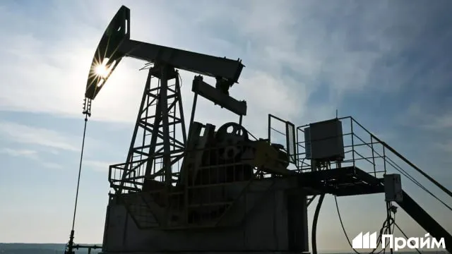 Индонезия закупит 150 миллионов баррелей российской нефти до конца 2026 года Об этом сообщил министр энергетики и минеральных ресурсов страны Бахлил Лахадалия По его словам для Джакарты сейчас важнее всего обеспечить все запасы а Россия гарантированно может это сделать Подписывайтесь на ПРАЙМ в Макс