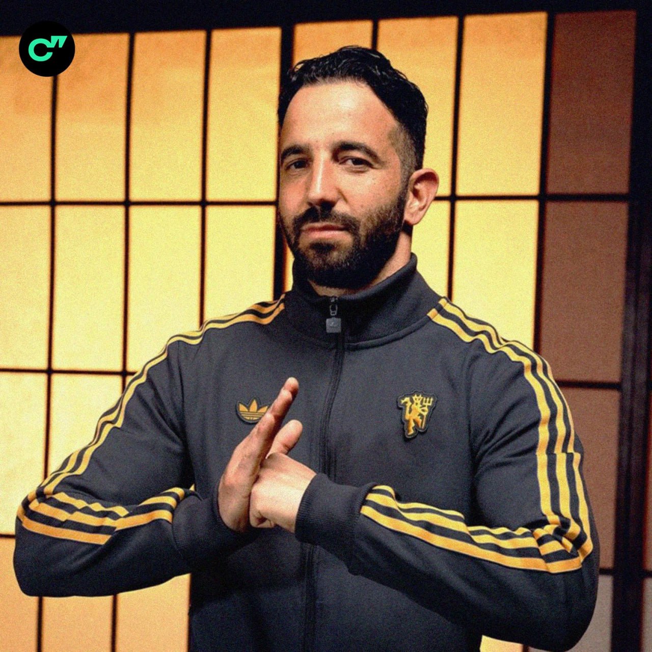 МЮ запустил внутреннее расследование чтобы выяснить кто слил в интернет информацию о том что Аморим планирует изменения в любимой расстановке 3 2 4 1 перед игрой с Борнмутом в клубе считают что это помогло сопернику тщательно подготовиться к матчу После публикации этого инсайда болельщики осознали что кто то слил в интернет и информацию о том что МЮ запустил расследование о предыдущей слитой информации   Все рекорды сезона в приложении ГОЛ